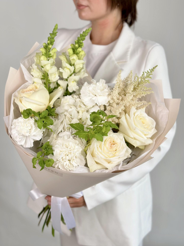 БЕЛЫЙ БУКЕТ С ПИОНОВИДНОЙ РОЗОЙ И ГОРТЕНЗИЕЙ БЕЛЫЙ БУКЕТ С ПИОНОВИДНОЙ РОЗОЙ И ГОРТЕНЗИЕЙ