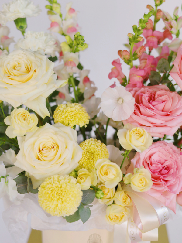 КОМПОЗИЦИЯ В БАРХАТНОЙ КОРОБКЕ С ПИОНОВИДНОЙ РОЗОЙ КОМПОЗИЦИЯ В БАРХАТНОЙ КОРОБКЕ С ПИОНОВИДНОЙ РОЗОЙ