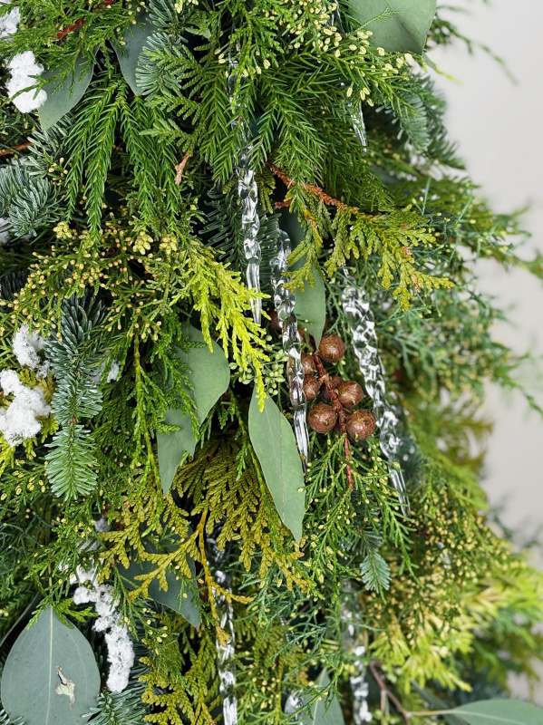 НОВОГОДНЯЯ ЁЛКА ИЗ ХВОИ С СОСУЛЬКАМИ