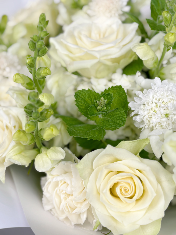 ТОРЖЕСТВЕННЫЙ БУКЕТ В БЕЛЫХ ТОНАХ ТОРЖЕСТВЕННЫЙ БУКЕТ В БЕЛЫХ ТОНАХ